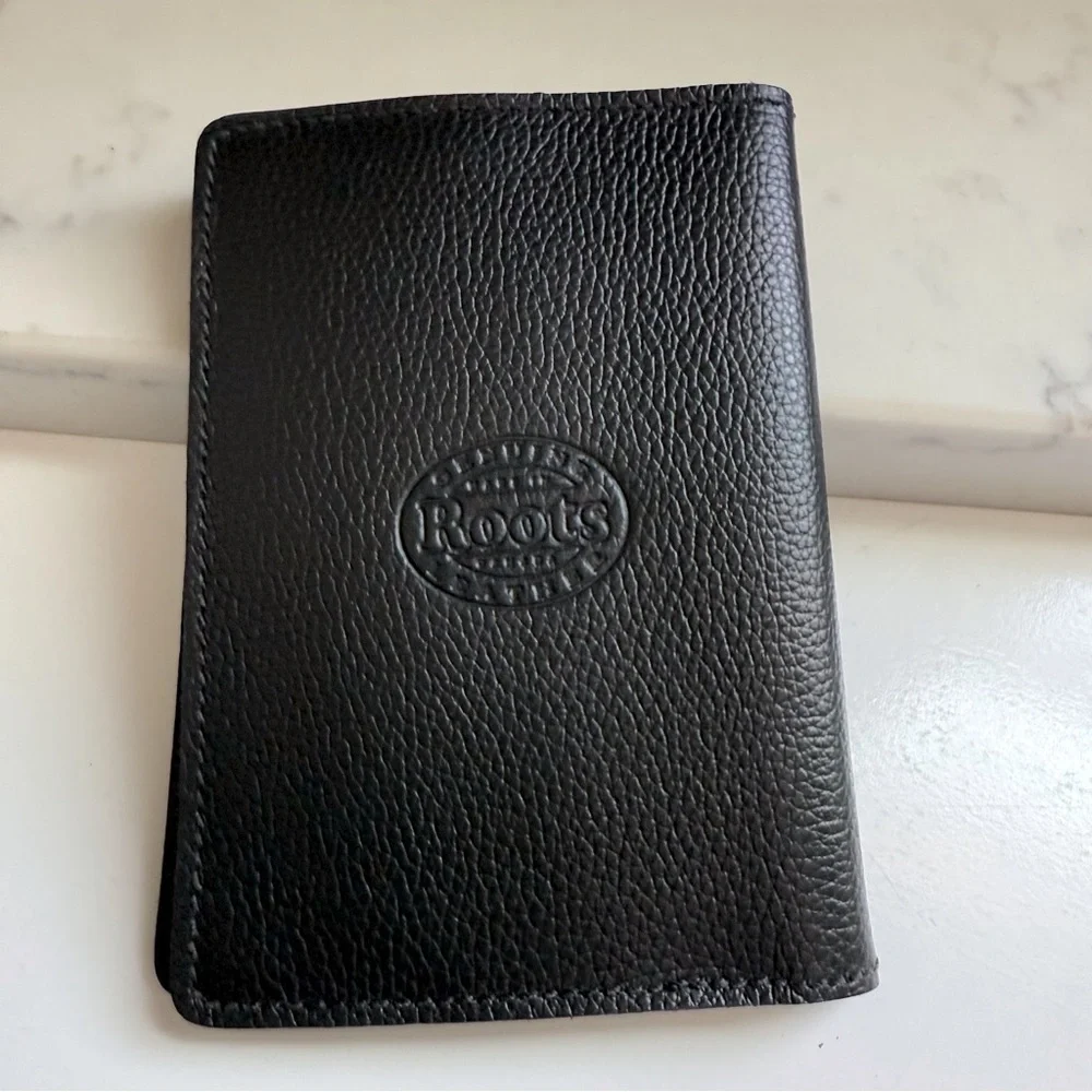 Roots Passport Card Cover Cervino